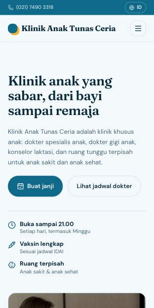 Tampilan template Klinik keluarga di ponsel