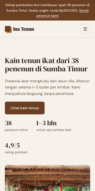 Tampilan template UMKM hangat di ponsel